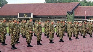 Indonesia`s New President and Ministers begin a Military-style Retreat?