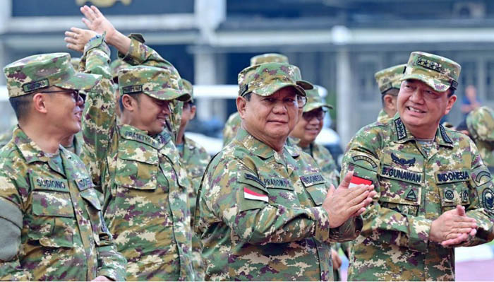 Indonesia`s New President and Ministers begin a Military-style Retreat