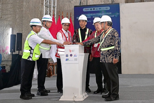 Presiden Jokowi Resmikan Proyek Lintasan MRT Tomang-Medan Satria Fase 1